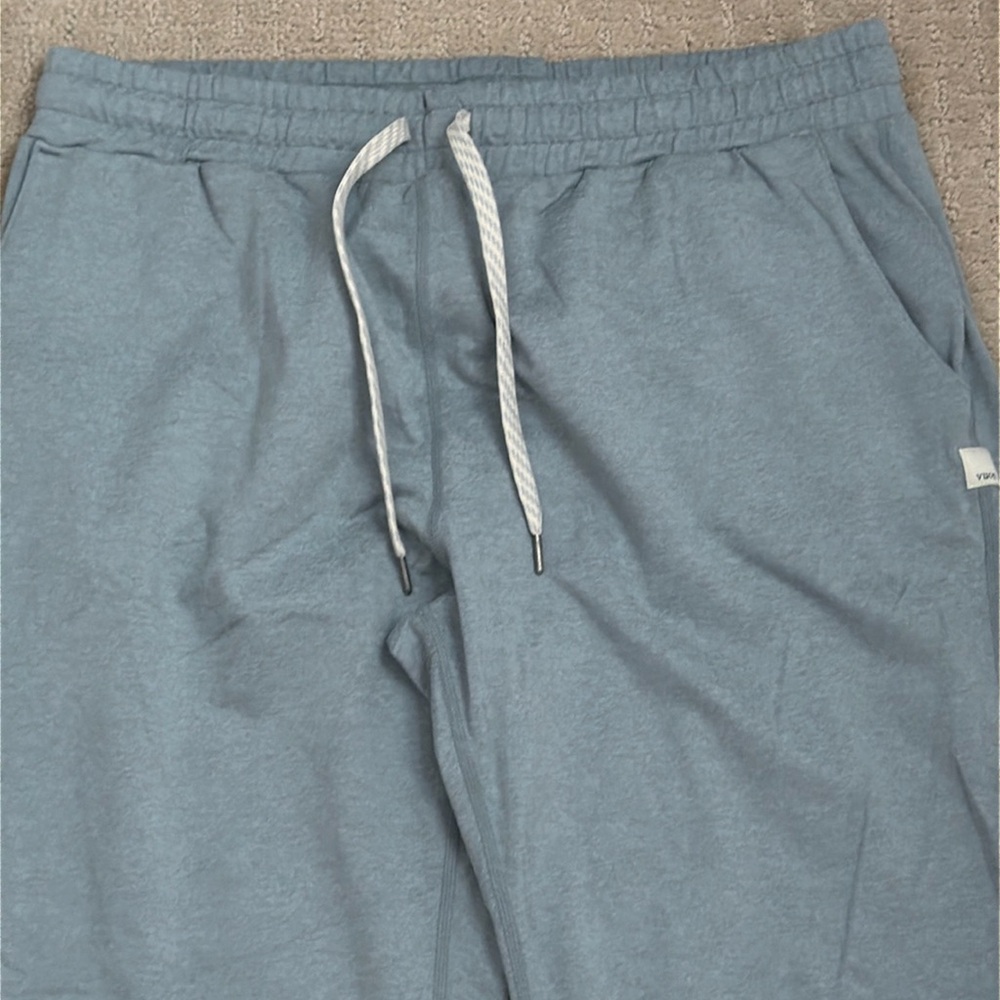 Vuori Halo Joggers. Women’s size L. - Picture 2 of 9